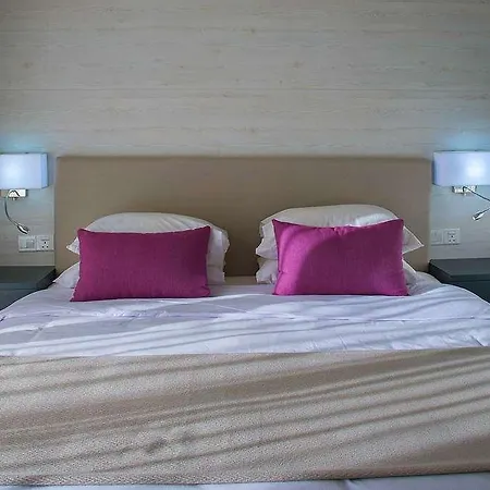 Hotel Ramada & By Wyndham Agia Napa